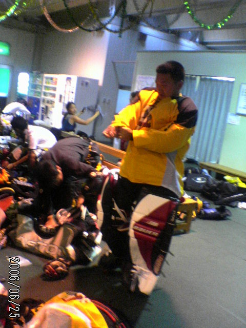 ���̉摜�̒��쌠��
Hiroshima Inline Hockey League(HIHL)�ɂ���܂��B�摜�f�[�^�̖��f�]�p�͌ł����f��\���グ�܂��B