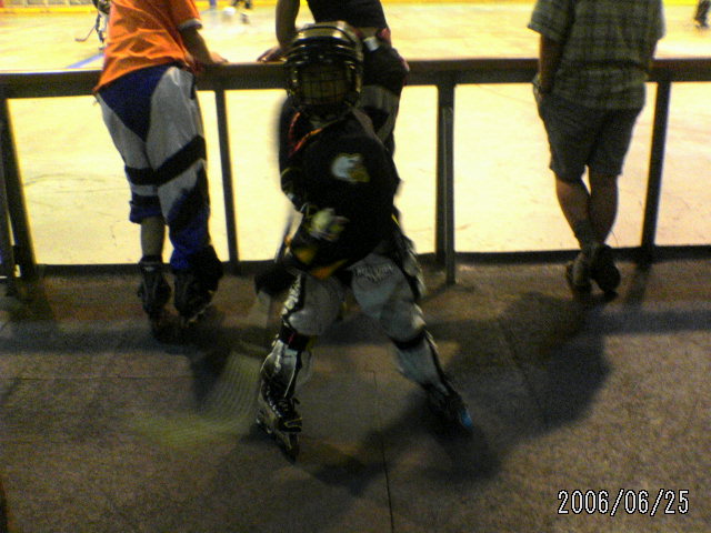 ���̉摜�̒��쌠��
Hiroshima Inline Hockey League(HIHL)�ɂ���܂��B�摜�f�[�^�̖��f�]�p�͌ł����f��\���グ�܂��B