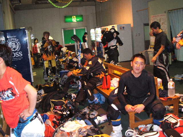 ���̉摜�̒��쌠��
Hiroshima Inline Hockey League(HIHL)�ɂ���܂��B�摜�f�[�^�̖��f�]�p�͌ł����f��\���グ�܂��B