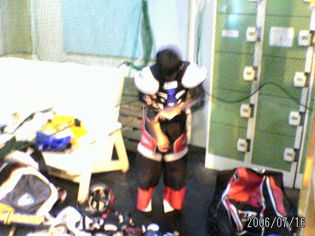 ���̉摜�̒��쌠��
Hiroshima Inline Hockey League(HIHL)�ɂ���܂��B�摜�f�[�^�̖��f�]�p�͌ł����f��\���グ�܂��B