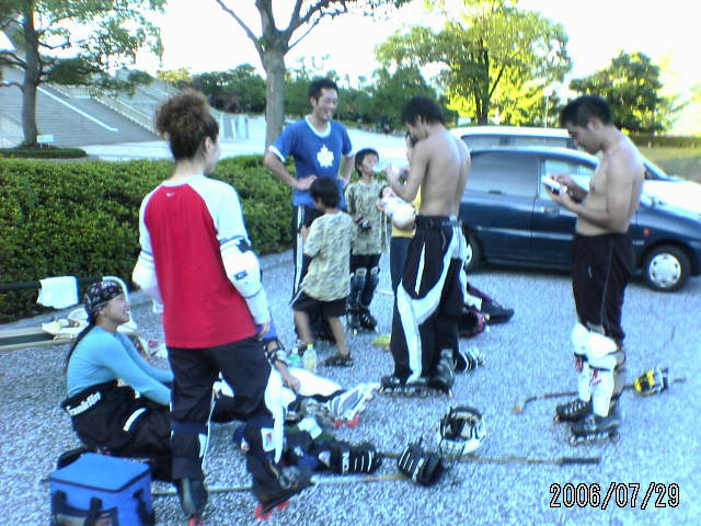 ���̉摜�̒��쌠��
Hiroshima Inline Hockey League(HIHL)�ɂ���܂��B�摜�f�[�^�̖��f�]�p�͌ł����f��\���グ�܂��B