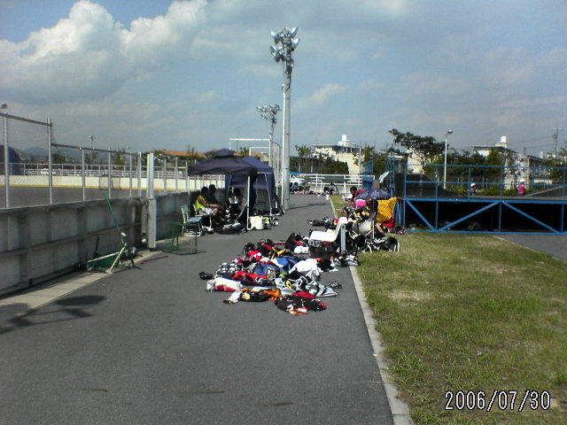 ���̉摜�̒��쌠��
Hiroshima Inline Hockey League(HIHL)�ɂ���܂��B�摜�f�[�^�̖��f�]�p�͌ł����f��\���グ�܂��B