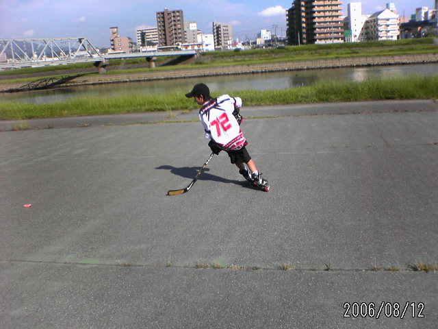 ���̉摜�̒��쌠��
Hiroshima Inline Hockey League(HIHL)�ɂ���܂��B�摜�f�[�^�̖��f�]�p�͌ł����f��\���グ�܂��B