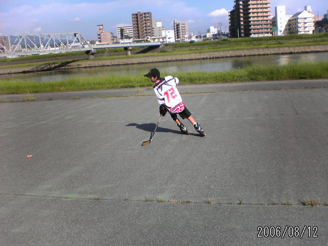 ���̉摜�̒��쌠��
Hiroshima Inline Hockey League(HIHL)�ɂ���܂��B�摜�f�[�^�̖��f�]�p�͌ł����f��\���グ�܂��B