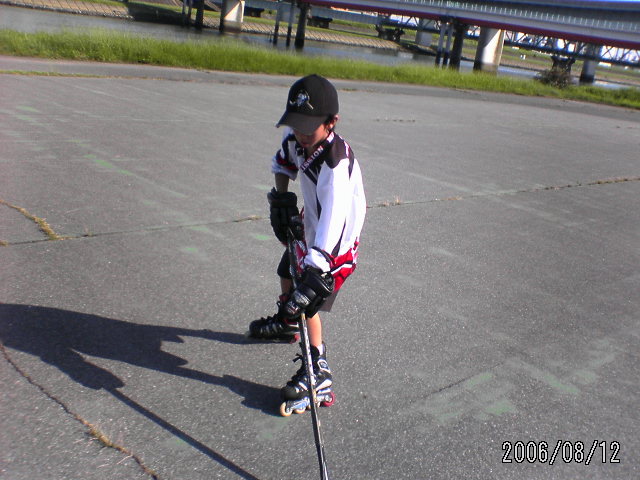 ���̉摜�̒��쌠��
Hiroshima Inline Hockey League(HIHL)�ɂ���܂��B�摜�f�[�^�̖��f�]�p�͌ł����f��\���グ�܂��B