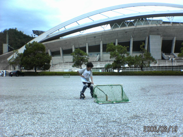 ���̉摜�̒��쌠��
Hiroshima Inline Hockey League(HIHL)�ɂ���܂��B�摜�f�[�^�̖��f�]�p�͌ł����f��\���グ�܂��B