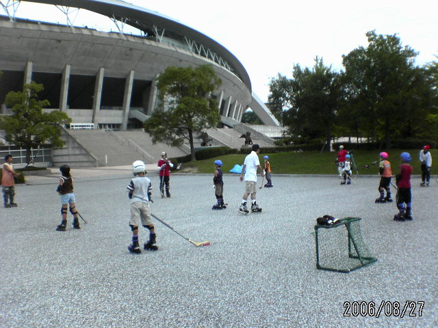 ���̉摜�̒��쌠��
Hiroshima Inline Hockey League(HIHL)�ɂ���܂��B�摜�f�[�^�̖��f�]�p�͌ł����f��\���グ�܂��B