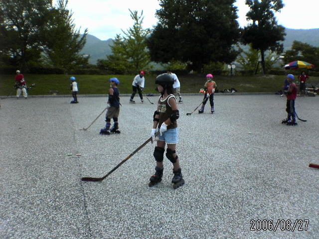 ���̉摜�̒��쌠��
Hiroshima Inline Hockey League(HIHL)�ɂ���܂��B�摜�f�[�^�̖��f�]�p�͌ł����f��\���グ�܂��B