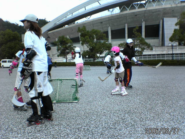 ���̉摜�̒��쌠��
Hiroshima Inline Hockey League(HIHL)�ɂ���܂��B�摜�f�[�^�̖��f�]�p�͌ł����f��\���グ�܂��B