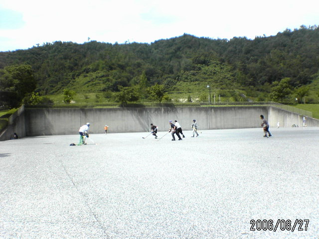 ���̉摜�̒��쌠��
Hiroshima Inline Hockey League(HIHL)�ɂ���܂��B�摜�f�[�^�̖��f�]�p�͌ł����f��\���グ�܂��B