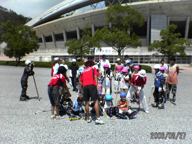 ���̉摜�̒��쌠��
Hiroshima Inline Hockey League(HIHL)�ɂ���܂��B�摜�f�[�^�̖��f�]�p�͌ł����f��\���グ�܂��B