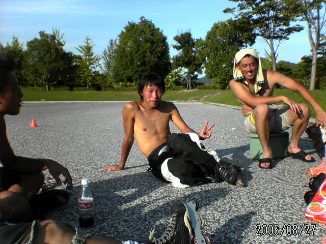 ���̉摜�̒��쌠��
Hiroshima Inline Hockey League(HIHL)�ɂ���܂��B�摜�f�[�^�̖��f�]�p�͌ł����f��\���グ�܂��B