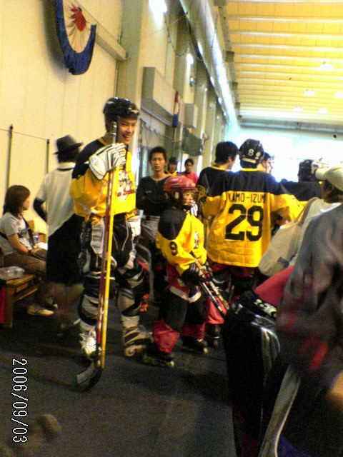 ���̉摜�̒��쌠��
Hiroshima Inline Hockey League(HIHL)�ɂ���܂��B�摜�f�[�^�̖��f�]�p�͌ł����f��\���グ�܂��B