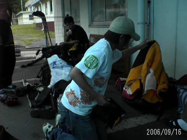 ���̉摜�̒��쌠��
Hiroshima Inline Hockey League(HIHL)�ɂ���܂��B�摜�f�[�^�̖��f�]�p�͌ł����f��\���グ�܂��B