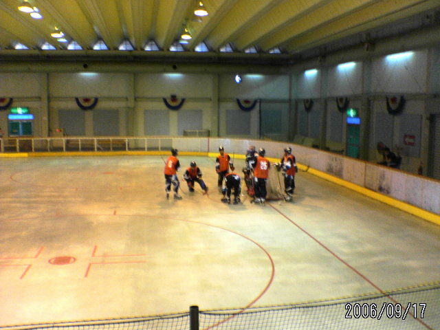 ���̉摜�̒��쌠��
Hiroshima Inline Hockey League(HIHL)�ɂ���܂��B�摜�f�[�^�̖��f�]�p�͌ł����f��\���グ�܂��B