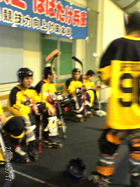 ���̉摜�̒��쌠��
Hiroshima Inline Hockey League(HIHL)�ɂ���܂��B�摜�f�[�^�̖��f�]�p�͌ł����f��\���グ�܂��B
