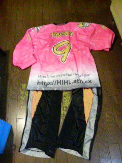 ���̉摜�̒��쌠��
Hiroshima Inline Hockey League(HIHL)�ɂ���܂��B�摜�f�[�^�̖��f�]�p�͌ł����f��\���グ�܂��B