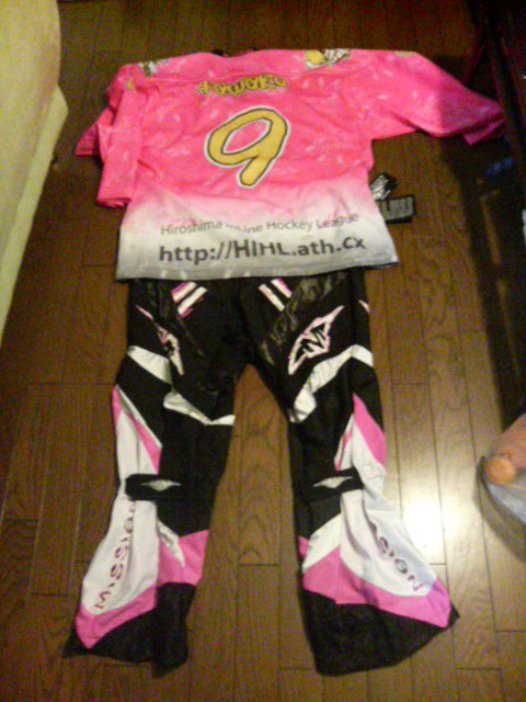 ���̉摜�̒��쌠��
Hiroshima Inline Hockey League(HIHL)�ɂ���܂��B�摜�f�[�^�̖��f�]�p�͌ł����f��\���グ�܂��B