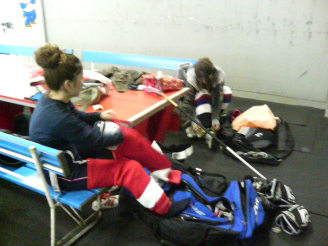 ���̉摜�̒��쌠��
Hiroshima Inline Hockey League(HIHL)�ɂ���܂��B�摜�f�[�^�̖��f�]�p�͌ł����f��\���グ�܂��B