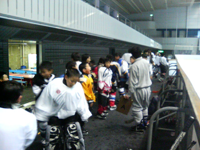 ���̉摜�̒��쌠��
Hiroshima Inline Hockey League(HIHL)�ɂ���܂��B�摜�f�[�^�̖��f�]�p�͌ł����f��\���グ�܂��B