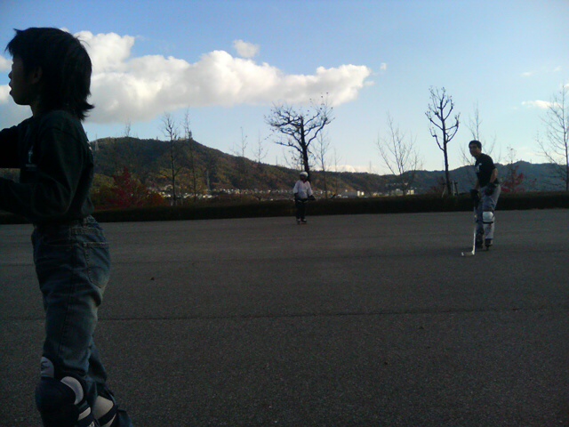 ���̉摜�̒��쌠��
Hiroshima Inline Hockey League(HIHL)�ɂ���܂��B�摜�f�[�^�̖��f�]�p�͌ł����f��\���グ�܂��B