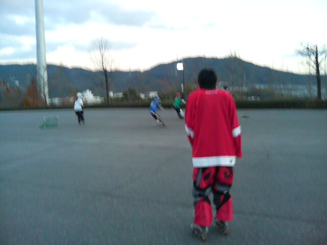 ���̉摜�̒��쌠��
Hiroshima Inline Hockey League(HIHL)�ɂ���܂��B�摜�f�[�^�̖��f�]�p�͌ł����f��\���グ�܂��B