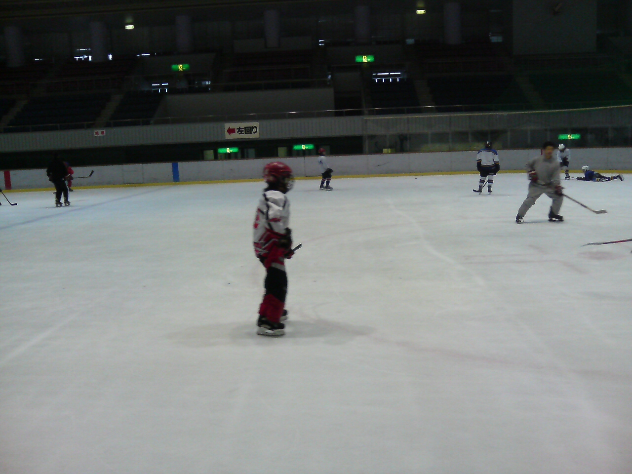 ���̉摜�̒��쌠��
Hiroshima Inline Hockey League(HIHL)�ɂ���܂��B�摜�f�[�^�̖��f�]�p�͌ł����f��\���グ�܂��B