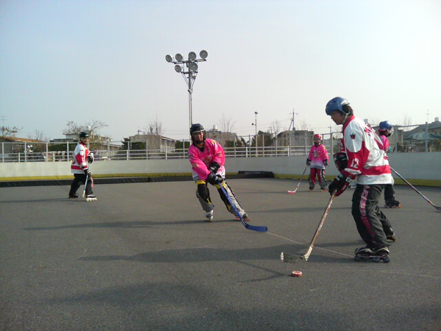 ���̉摜�̒��쌠��
Hiroshima Inline Hockey League(HIHL)�ɂ���܂��B�摜�f�[�^�̖��f�]�p�͌ł����f��\���グ�܂��B