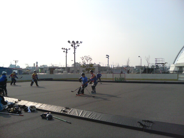 ���̉摜�̒��쌠��
Hiroshima Inline Hockey League(HIHL)�ɂ���܂��B�摜�f�[�^�̖��f�]�p�͌ł����f��\���グ�܂��B