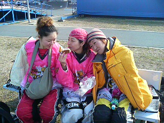 ���̉摜�̒��쌠��
Hiroshima Inline Hockey League(HIHL)�ɂ���܂��B�摜�f�[�^�̖��f�]�p�͌ł����f��\���グ�܂��B