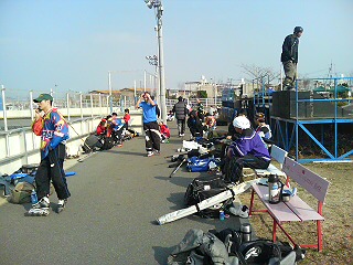 ���̉摜�̒��쌠��
Hiroshima Inline Hockey League(HIHL)�ɂ���܂��B�摜�f�[�^�̖��f�]�p�͌ł����f��\���グ�܂��B