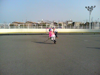 ���̉摜�̒��쌠��
Hiroshima Inline Hockey League(HIHL)�ɂ���܂��B�摜�f�[�^�̖��f�]�p�͌ł����f��\���グ�܂��B