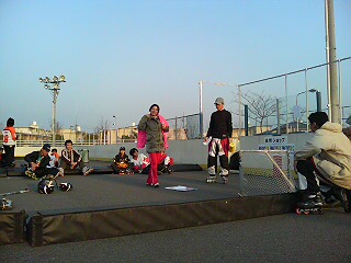 ���̉摜�̒��쌠��
Hiroshima Inline Hockey League(HIHL)�ɂ���܂��B�摜�f�[�^�̖��f�]�p�͌ł����f��\���グ�܂��B