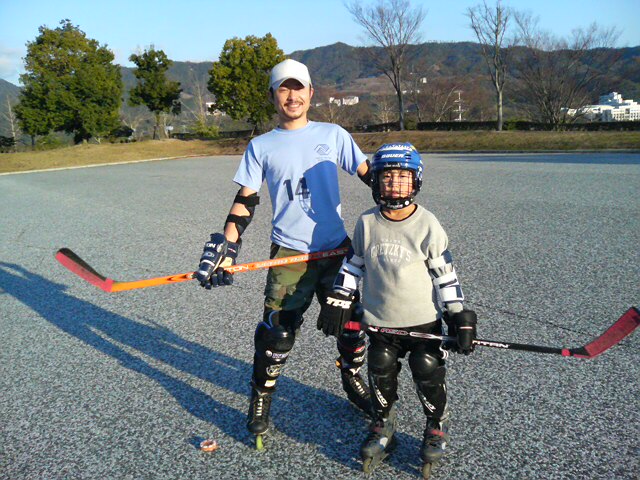 ���̉摜�̒��쌠��
Hiroshima Inline Hockey League(HIHL)�ɂ���܂��B�摜�f�[�^�̖��f�]�p�͌ł����f��\���グ�܂��B