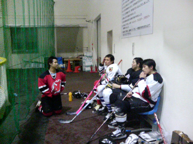 ���̉摜�̒��쌠��
Hiroshima Inline Hockey League(HIHL)�ɂ���܂��B�摜�f�[�^�̖��f�]�p�͌ł����f��\���グ�܂��B