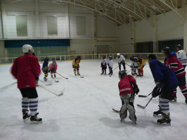 ���̉摜�̒��쌠��
Hiroshima Inline Hockey League(HIHL)�ɂ���܂��B�摜�f�[�^�̖��f�]�p�͌ł����f��\���グ�܂��B