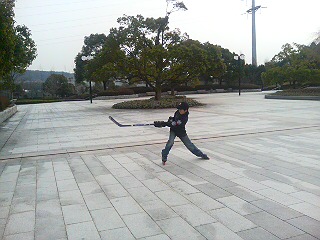 ���̉摜�̒��쌠��
Hiroshima Inline Hockey League(HIHL)�ɂ���܂��B�摜�f�[�^�̖��f�]�p�͌ł����f��\���グ�܂��B