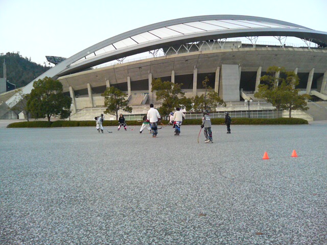 ���̉摜�̒��쌠��
Hiroshima Inline Hockey League(HIHL)�ɂ���܂��B�摜�f�[�^�̖��f�]�p�͌ł����f��\���グ�܂��B