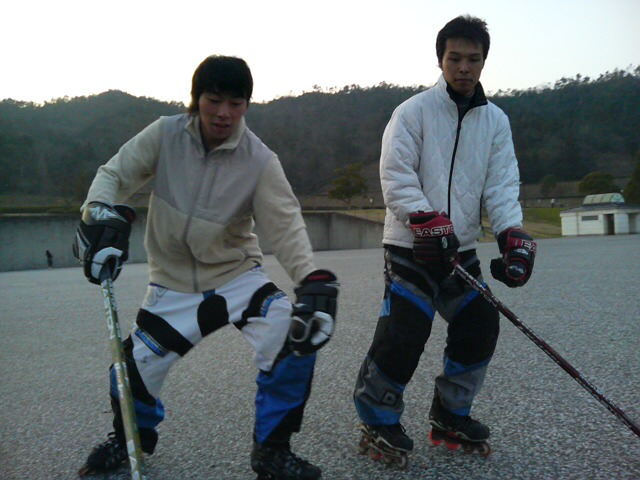 ���̉摜�̒��쌠��
Hiroshima Inline Hockey League(HIHL)�ɂ���܂��B�摜�f�[�^�̖��f�]�p�͌ł����f��\���グ�܂��B