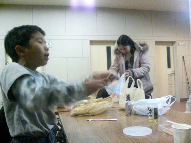 ���̉摜�̒��쌠��
Hiroshima Inline Hockey League(HIHL)�ɂ���܂��B�摜�f�[�^�̖��f�]�p�͌ł����f��\���グ�܂��B