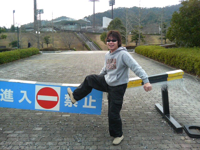 ���̉摜�̒��쌠��
Hiroshima Inline Hockey League(HIHL)�ɂ���܂��B�摜�f�[�^�̖��f�]�p�͌ł����f��\���グ�܂��B