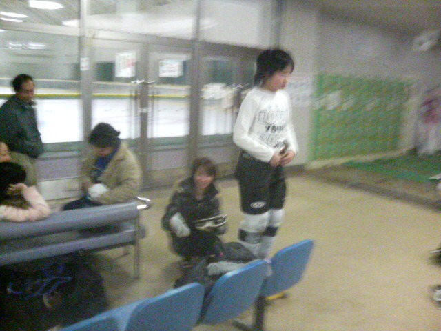 ���̉摜�̒��쌠��
Hiroshima Inline Hockey League(HIHL)�ɂ���܂��B�摜�f�[�^�̖��f�]�p�͌ł����f��\���グ�܂��B