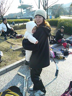 ���̉摜�̒��쌠��
Hiroshima Inline Hockey League(HIHL)�ɂ���܂��B�摜�f�[�^�̖��f�]�p�͌ł����f��\���グ�܂��B