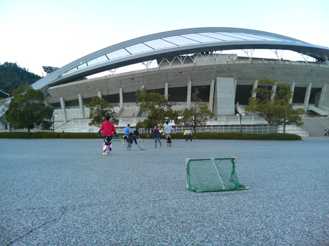 ���̉摜�̒��쌠��
Hiroshima Inline Hockey League(HIHL)�ɂ���܂��B�摜�f�[�^�̖��f�]�p�͌ł����f��\���グ�܂��B