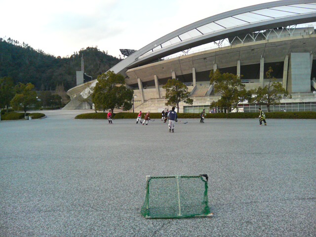 ���̉摜�̒��쌠��
Hiroshima Inline Hockey League(HIHL)�ɂ���܂��B�摜�f�[�^�̖��f�]�p�͌ł����f��\���グ�܂��B