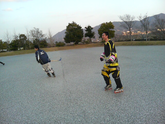 ���̉摜�̒��쌠��
Hiroshima Inline Hockey League(HIHL)�ɂ���܂��B�摜�f�[�^�̖��f�]�p�͌ł����f��\���グ�܂��B