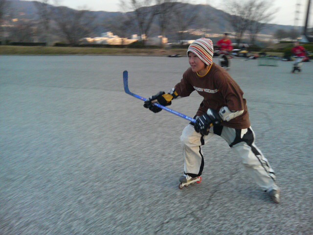 ���̉摜�̒��쌠��
Hiroshima Inline Hockey League(HIHL)�ɂ���܂��B�摜�f�[�^�̖��f�]�p�͌ł����f��\���グ�܂��B