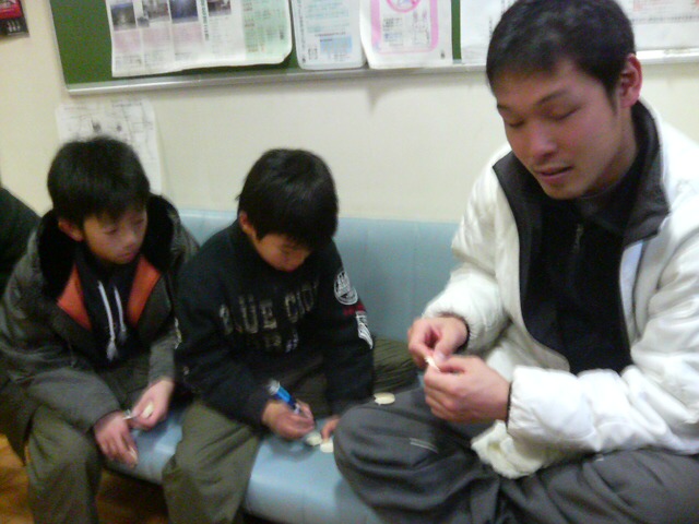 ���̉摜�̒��쌠��
Hiroshima Inline Hockey League(HIHL)�ɂ���܂��B�摜�f�[�^�̖��f�]�p�͌ł����f��\���グ�܂��B