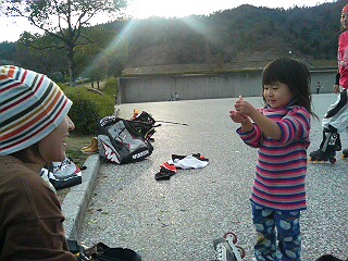 ���̉摜�̒��쌠��
Hiroshima Inline Hockey League(HIHL)�ɂ���܂��B�摜�f�[�^�̖��f�]�p�͌ł����f��\���グ�܂��B