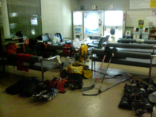 ���̉摜�̒��쌠��
Hiroshima Inline Hockey League(HIHL)�ɂ���܂��B�摜�f�[�^�̖��f�]�p�͌ł����f��\���グ�܂��B